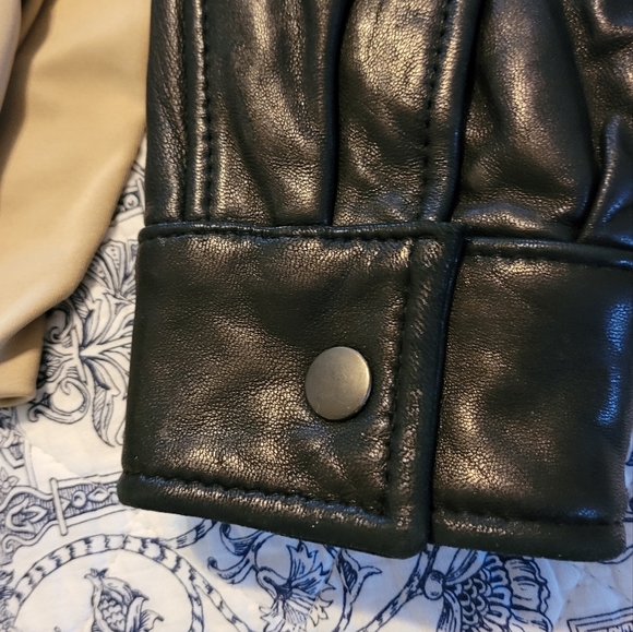 Genuine Leather Coat  Adult Small. - Picture 7 of 7